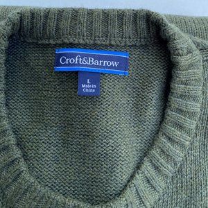 Large Croft & Barrow Men's Crewneck Sweater.